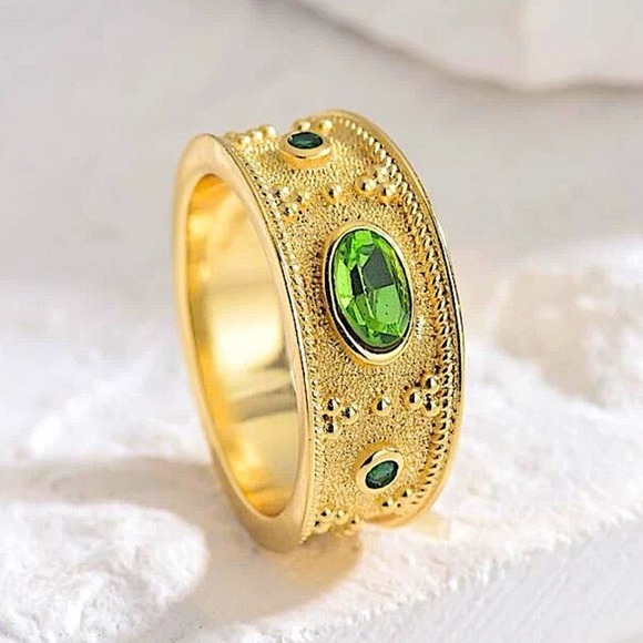 Gold 18K GP Peridot Zircon Ring Size 7 - Picture 1 of 4